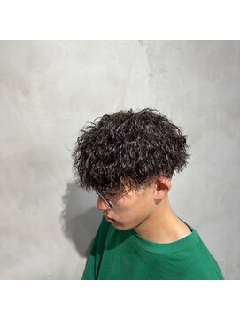 クロー(CROW) ツイストスパイラル×刈り上げショート