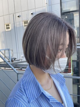 アナ ラーナ(Anna Lanna) 柔らかラベンダーグレージュ×ボブ