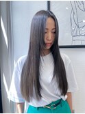 ストレートロングヘア×レイヤーカット