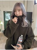 ライトグレー