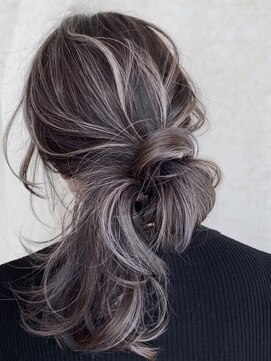 ラグーン(LAGOON) コントラストハイライト/ケアブリーチバレイヤージュ岩手盛岡