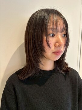 フォークロア 本店(Folk Lore) ミディアムレイヤーカット/透明感カラー