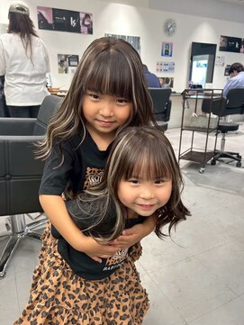 キング 心斎橋店(K!ng) ハイライトカラーミルクティーベージュレイヤーカット