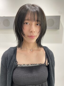 イル 天神西通り店(ill) ミディアムヘア/レイヤー/オリーブカラー