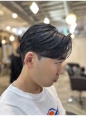 癖毛でも毛流れに、曲がる縮毛矯正
