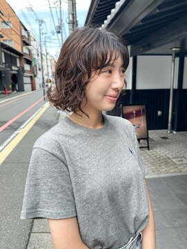 クルー(Creww KYOTO) ゆらめくラフウェーブ・レイヤーボブパーマ