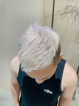 Men's JESTER【メンズジェスター】メンズカット/メンズパーマ/メンズカラー/フェード 〈REi〉 ホワイトヘア