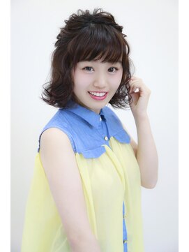 クラウン ヘアー(CLOWN hair) ボブの方におすすめ、ハーフアップアレンジ