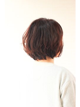 バルールバイおしゃれ泥棒(Valeur by) ふんわりパーマスタイル