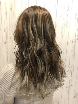 ヘアーメイク ララ(HAIR MAKE LALA) ハイライト スモーキートパーズ