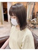 オリーブベージュ