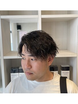 ヘアデザイン ファブロ(hair design FABRO.) 【担当:藤岡勇気】刈り上げアップバング×波巻きパーマ