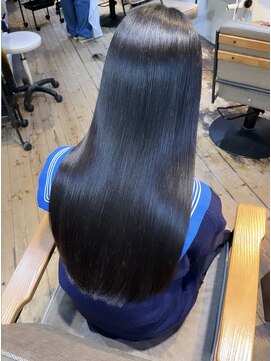 ヨンセンチメートルヒロサカ(4cm HIROSAKA) 艶ロング