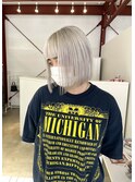 ホワイトシルバーボブ