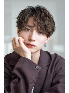 オーシャントーキョーオーバー 渋谷(OCEAN TOKYO OVER) 韓国ヘアニュアンスコンマバングセンターパートフェザーパーマ