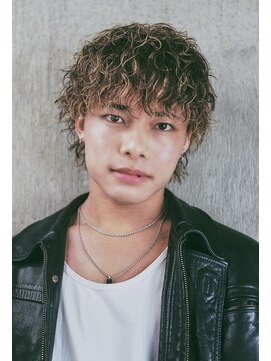 クヴェル(Kvell) ブリーチスパイラルパーマ