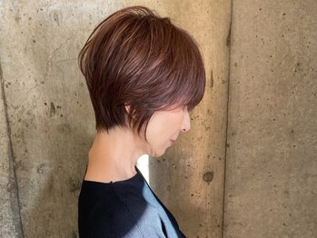 エクレ(eclet)の写真/【天満橋駅徒歩2分】ハイライトでオシャレを楽しむ白髪ぼかし♪透明感の高い大人グレイカラーをご提案！