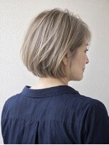 ウル(ulu)&nbsp;ハイライト　名東区　ショート　レイヤー　　白髪ぼかし