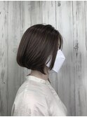 前下がりボブ×艶グレージュ