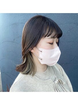 ヘアメイク シンズ レインボー(Hair Make SHIN'S RAINBOW) ナチュラルベージュ/イヤリングカラー/艶髪/ミディアム