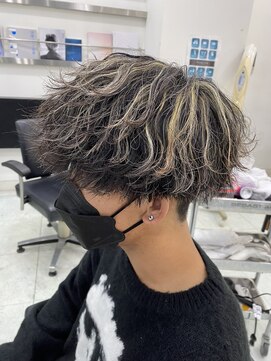 ネクストネオ 静岡(NEXT NEO) NEXT静岡 NEO【櫻田】金髪ハイライトメッシュ　前下がりマッシュ