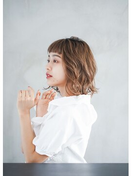 トロワエピ 表参道(Trois epis) 立体感で魅せる重軽ウェーブ