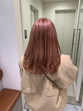 エレノア 池袋店(Eleanor) ブリーチ2回～ ピンクベージュ