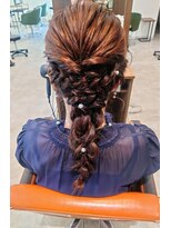 ビスポーク(BESPOKE)&nbsp;お呼ばれアレンジ♪20代30代40代大人可愛いタイト編みおろし