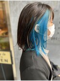 シアーブルーのインナーカラーボブ