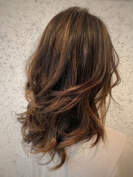 DAMANI 表参道 髪質改善/ヘッドスパ/ハイライト/白髪染め/白髪ぼかし/縮毛矯正 似合わせカット/ミディアムレイヤーカット[表参道駅]