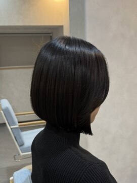 ルーチェ(Lu-che) 美髪矯正×前下がり大人ボブ