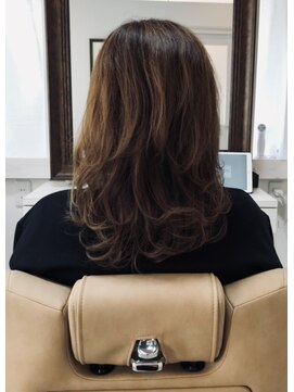 レヴィア 神栖店(revia) 毛髪補修トリートメント&巻き髪ミディアム[神栖/髪質改善]