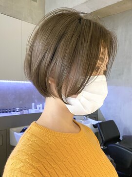 エリマ 調布(elima) 透明感ベージュショートボブ アッシュベージュ イルミナカラー