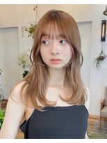 顔まわりにレイヤーのロング！ちゃんと小顔になるカット