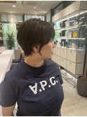 派手にならない白髪をぼかすハイライト大人ショート
