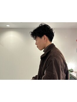 毎日のスタイリングが楽になる、シンプルな中にデザインを効かせた似合わせスタイルをご提案◎