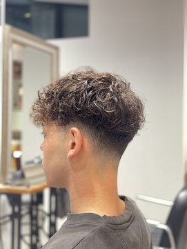 グルーマーズトウキョウ 渋谷店(GROOMER/S TOKYO) スペインカール メンズパーマ メンズカット 海外風パーマ