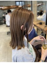 ニーイチイチ(211)&nbsp;ミディボブハイライト