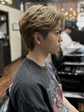 グローバルヘアー バランス(global hair BALANCE) 10代/20代/ハイトーンショート/フェザーショート/センターパート
