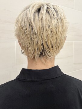 ピークアブー 銀座中央通り(PEEK-A-BOO) 清潔感を残した、大人ハイトーンショート/