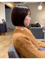 シーン バイ ラッド(SCENE by RAD)&nbsp;顔まわりのくびれで小顔見えボブスタイルレイヤーショート艶感