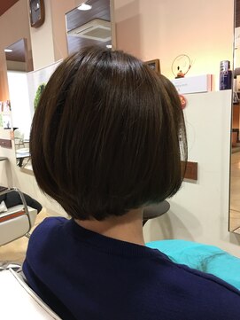 エール ラヴィ 三日市店(aile ravi) 大人ショートボブ