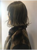 カーキハイライト×切りっぱなしボブ