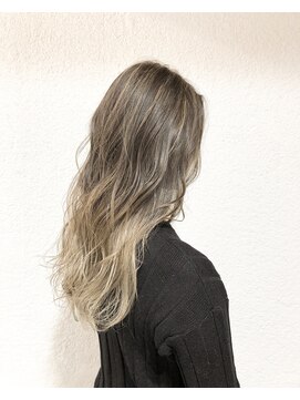 オリ(‘Oli) ブランドグラデーション