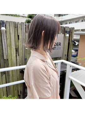 ミント(mint) 外ハネボブ/切りっぱなしボブ/レイヤーボブ/グレージュ