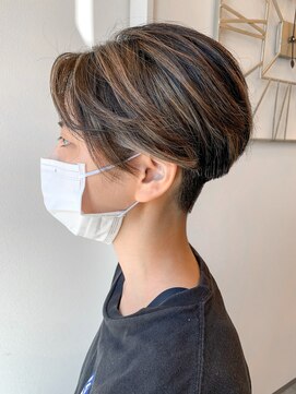 ヘアーアンドビューティ カリテス(Hair & Beauty Charites) カジュアル×2ブロック