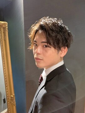 ビーダンディー(Bee dandy) ビジネスツーブロックショート 束感スパイラルパーマ