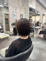 コワファースト長崎シャンプーボーイ 2nd(COIFF1RST 長崎 SHAMPOO BOY) ぱつっとボブ 切りっぱなしボブ 外ハネボブ ショートボブ