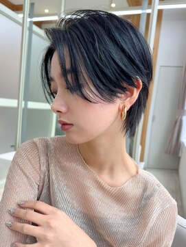 ラルユー 金山(LallYou) ホワイトグレージュショートボブ30代40代50代ひし形シルエット