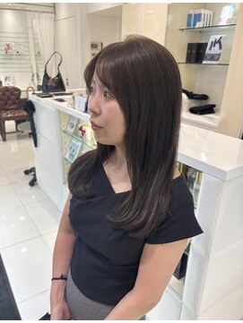 エアー 銀座タワー(AIR) ミディアムヘア/前髪センターパート/暗めカラー/くびれヘア